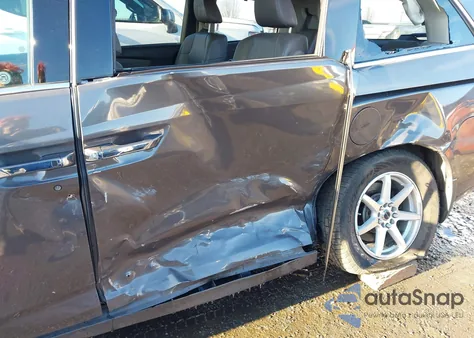 2016 Honda Odyssey Touring/Touring Elite z USA, uszkodzony, nr VIN 5FNRL5H90GB070284